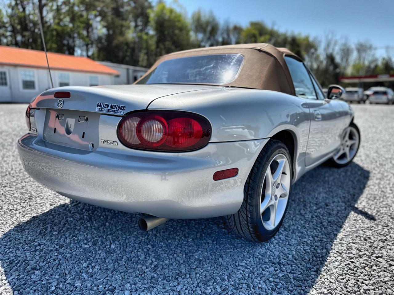 Mazda MX-5 Miata Base 2002