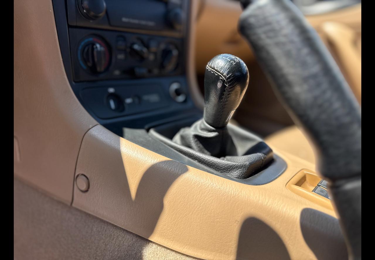 Mazda MX-5 Miata Base 2002