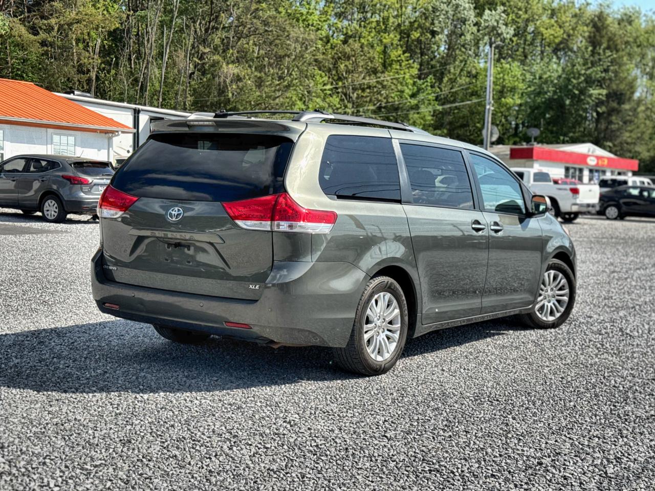 Toyota Sienna Limited 2011