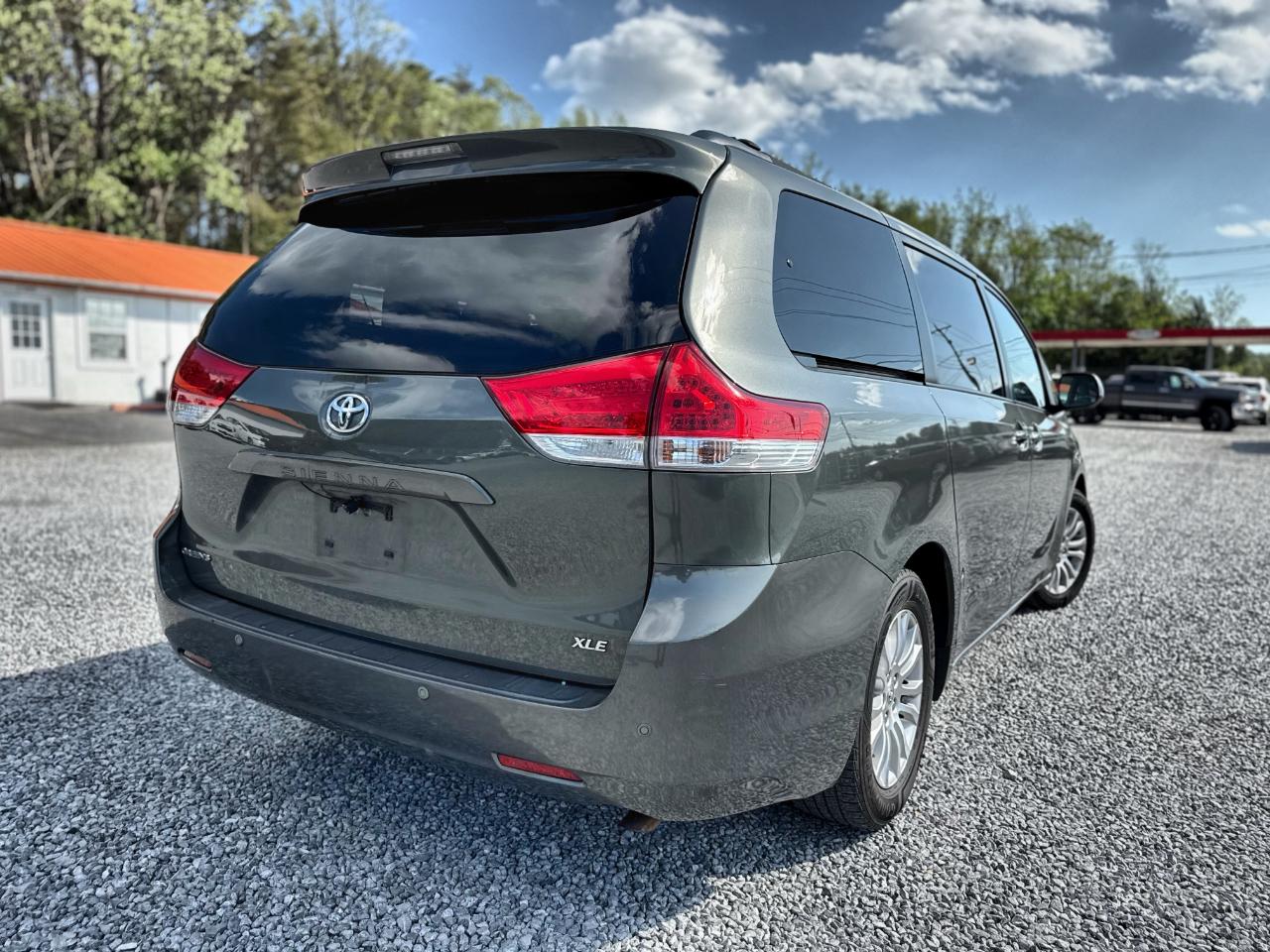 Toyota Sienna Limited 2011
