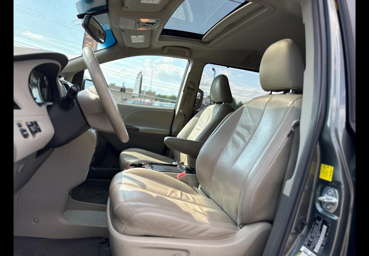 Toyota Sienna Limited 2011