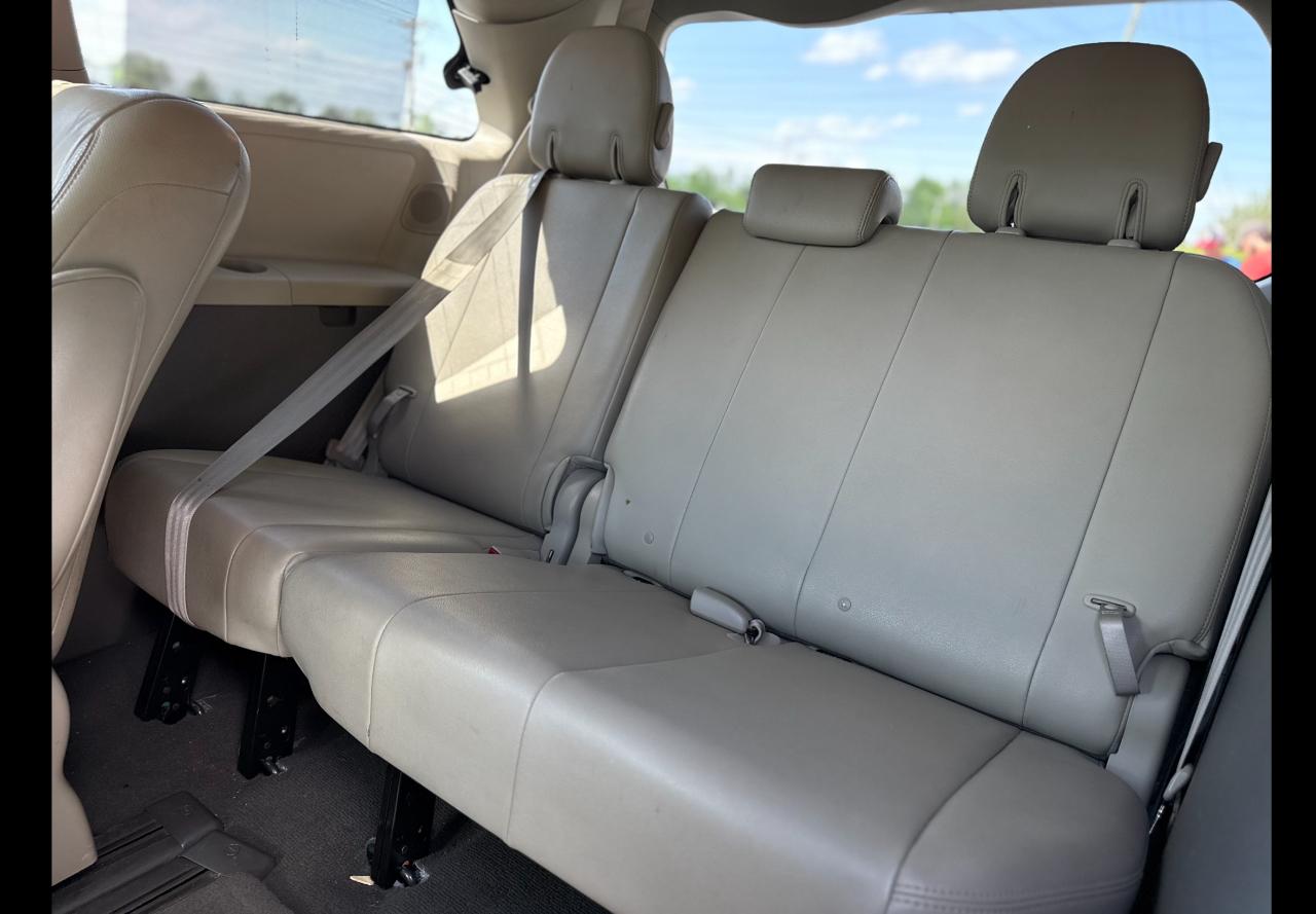 Toyota Sienna Limited 2011