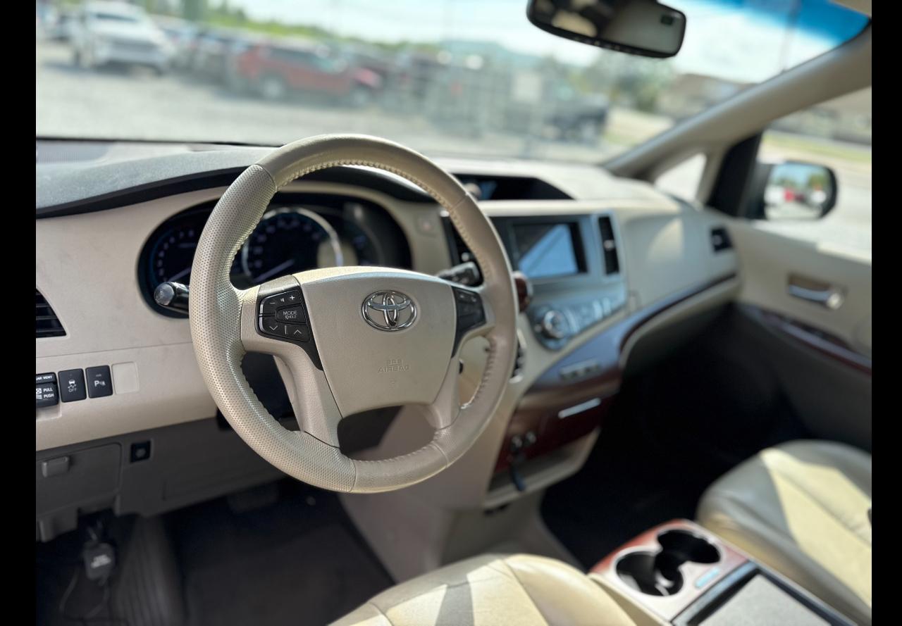 Toyota Sienna Limited 2011