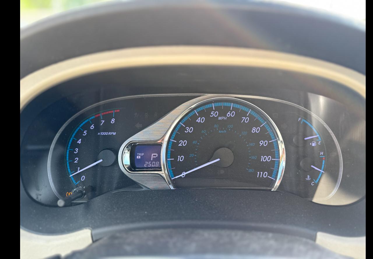 Toyota Sienna Limited 2011