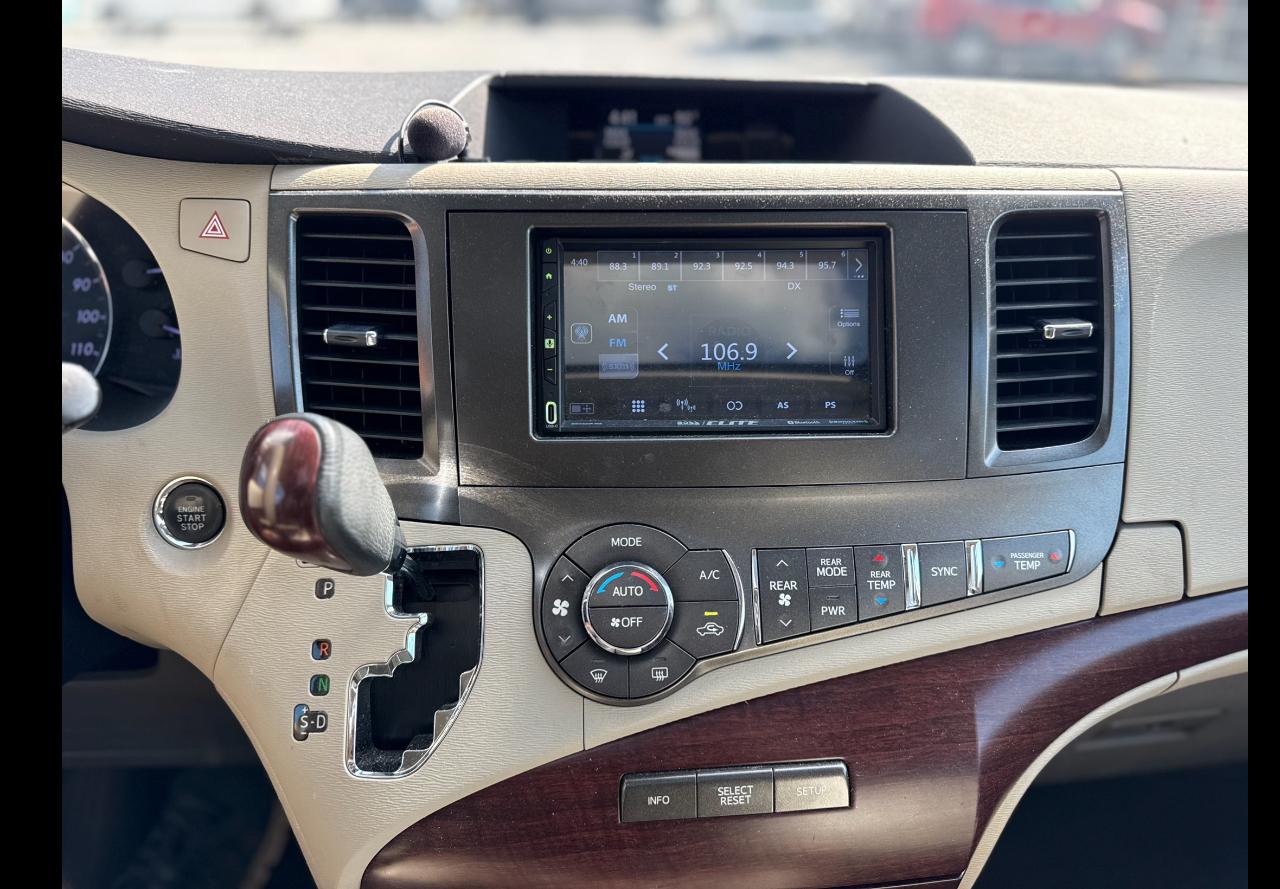 Toyota Sienna Limited 2011