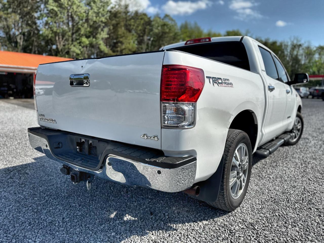 Toyota Tundra Limited 5.7L CrewMax 4WD 2011