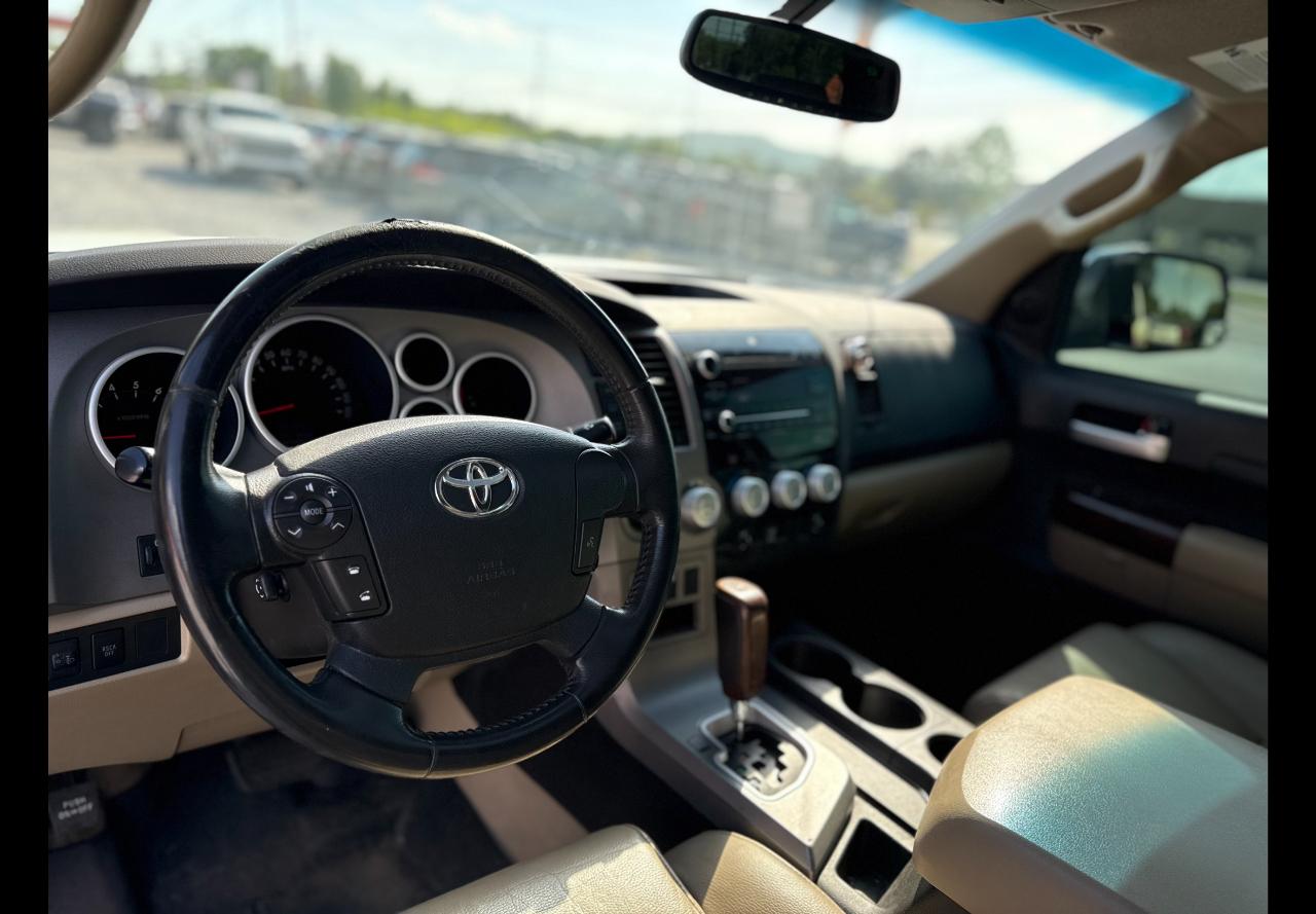 Toyota Tundra Limited 5.7L CrewMax 4WD 2011