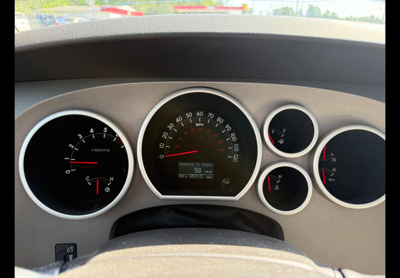 Toyota Tundra Limited 5.7L CrewMax 4WD 2011