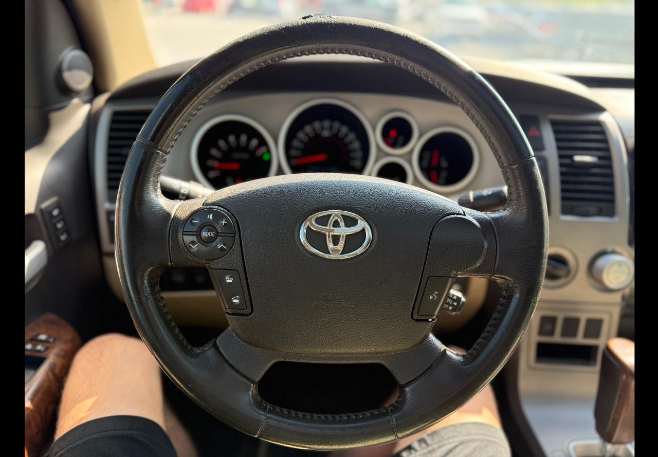 Toyota Tundra Limited 5.7L CrewMax 4WD 2011