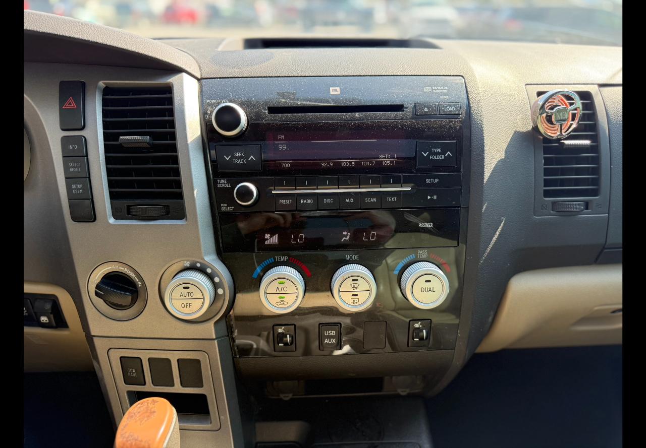 Toyota Tundra Limited 5.7L CrewMax 4WD 2011