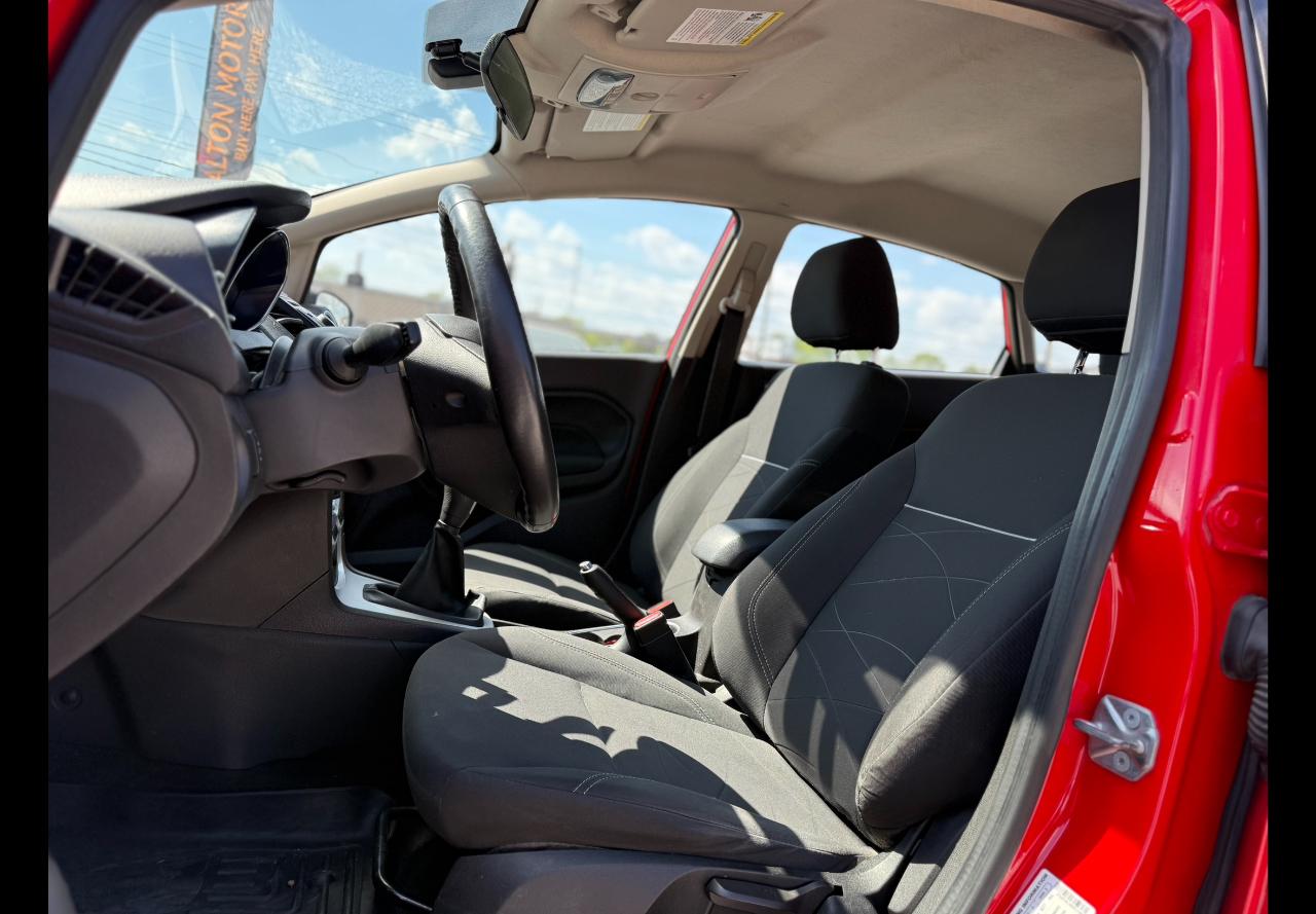 Ford Fiesta SE Sedan 2014