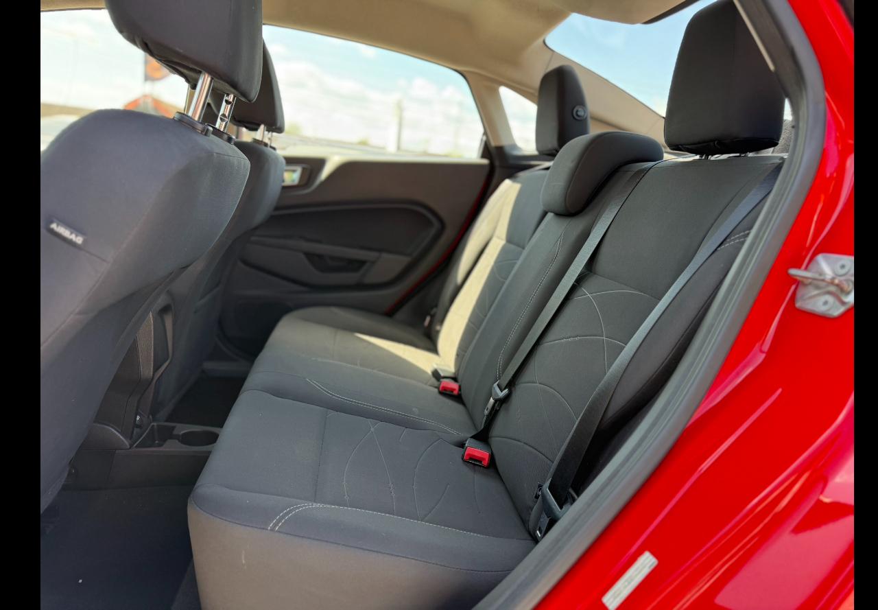 Ford Fiesta SE Sedan 2014