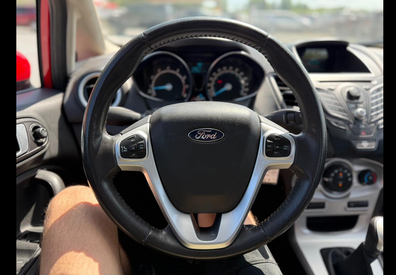 Ford Fiesta SE Sedan 2014