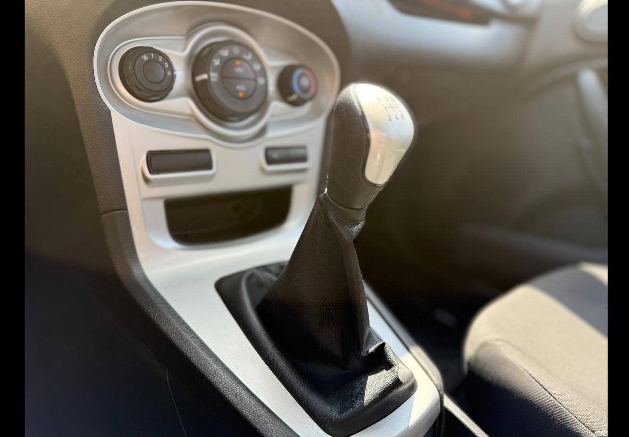 Ford Fiesta SE Sedan 2014