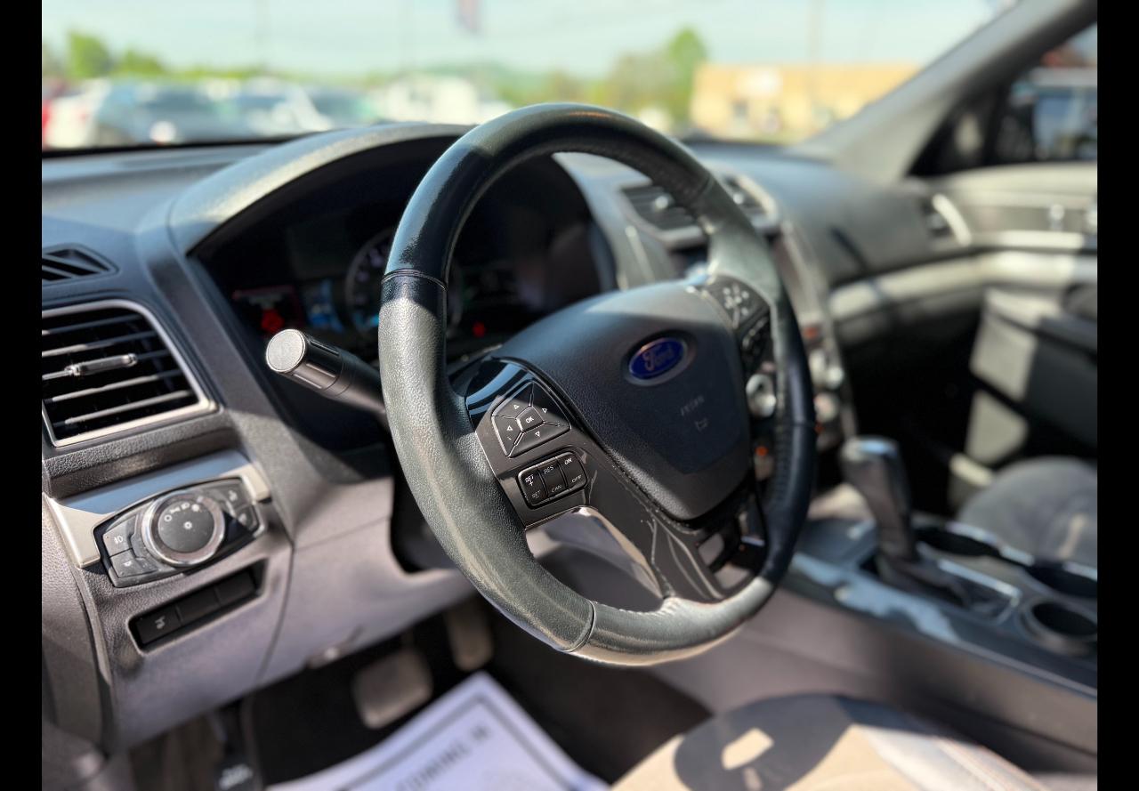 Ford Explorer XLT FWD 2017