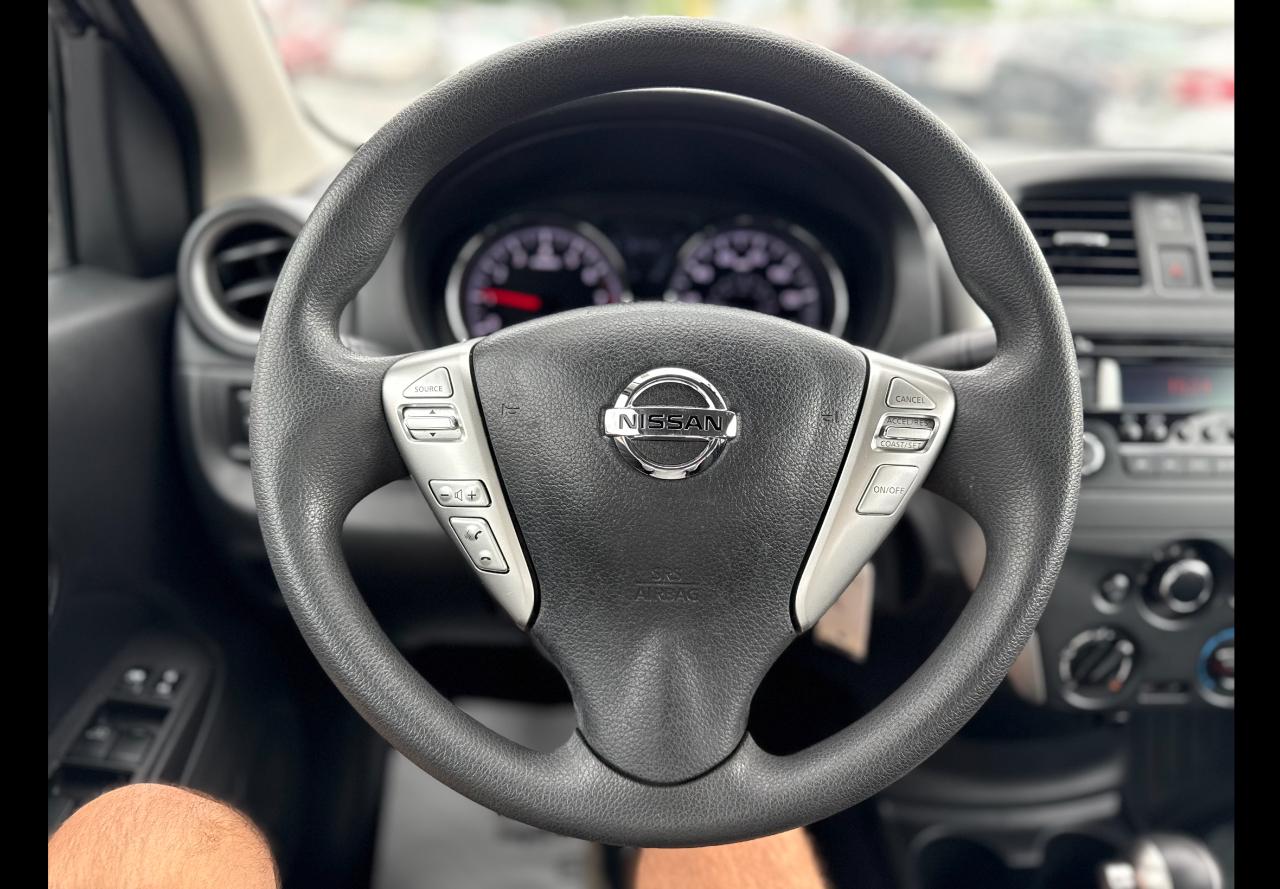 Nissan Versa  2016