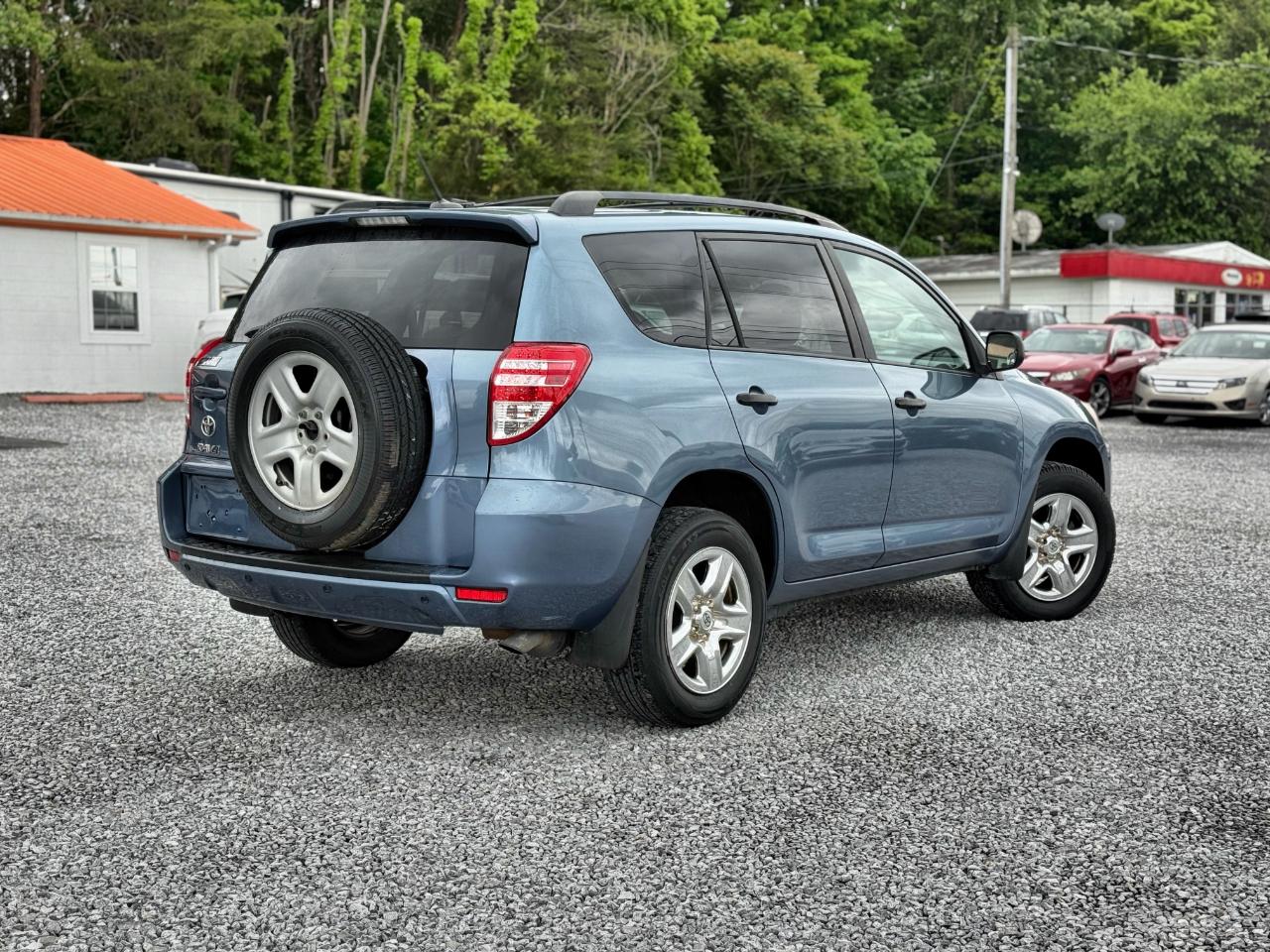 Toyota RAV4  2011