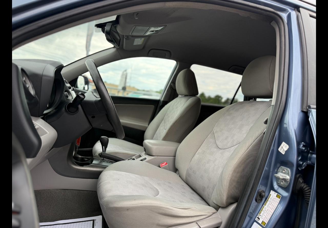Toyota RAV4  2011