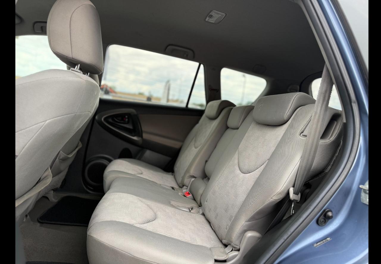Toyota RAV4  2011