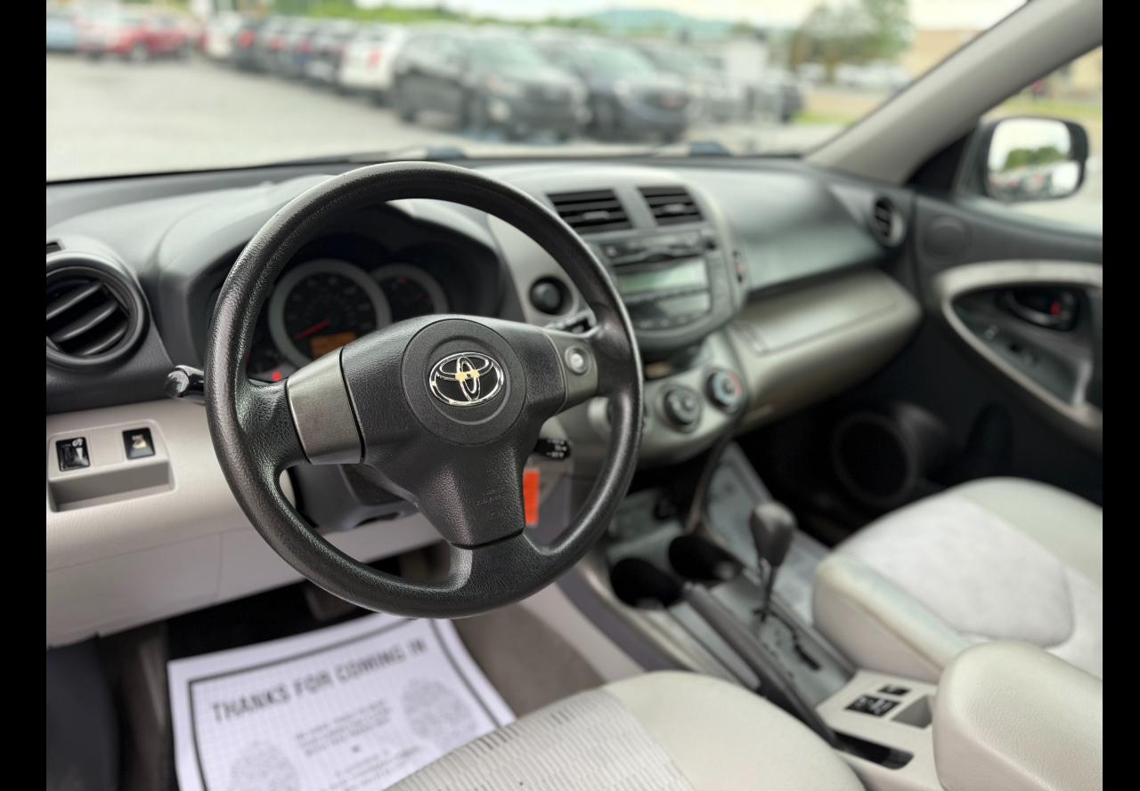 Toyota RAV4  2011