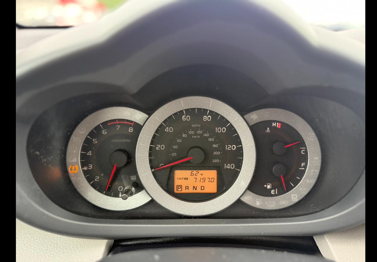 Toyota RAV4  2011