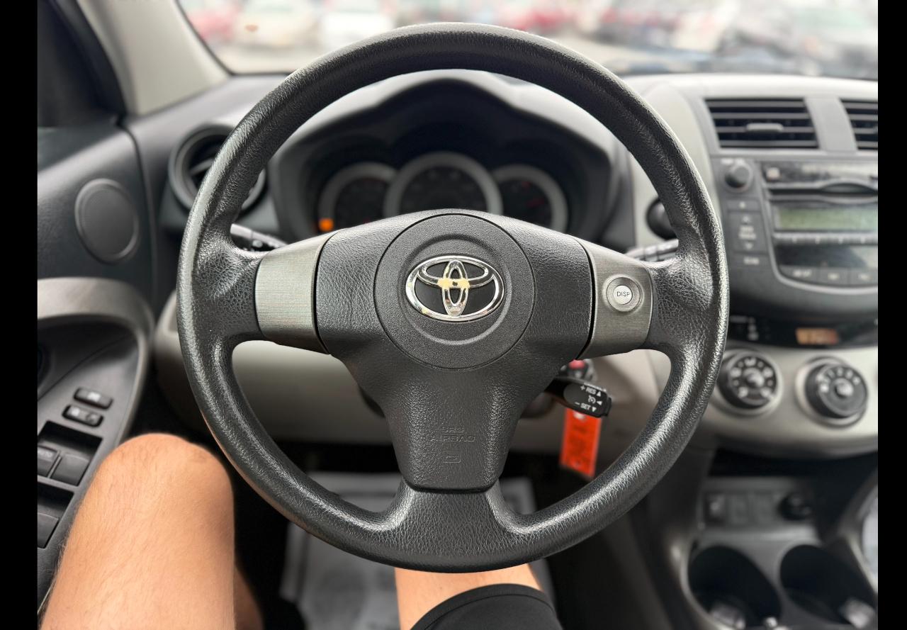 Toyota RAV4  2011