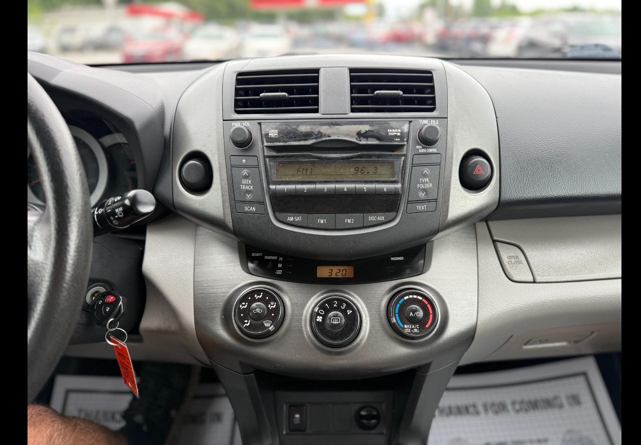 Toyota RAV4  2011