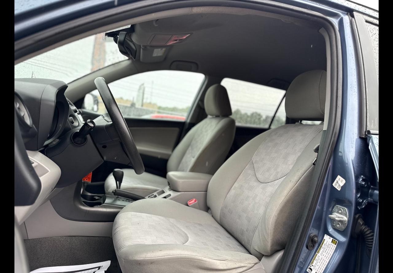 Toyota RAV4  2011