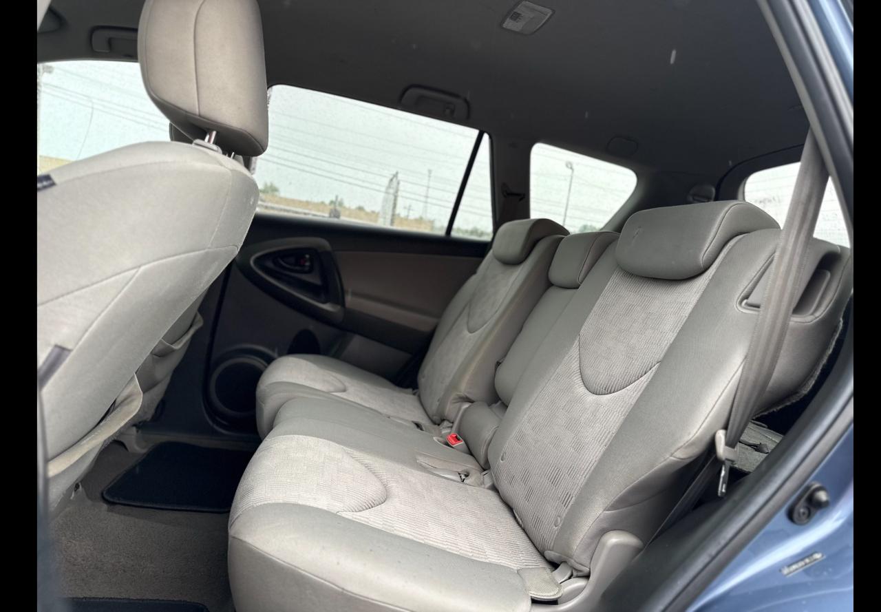Toyota RAV4  2011