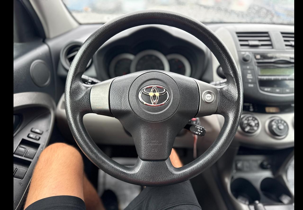 Toyota RAV4  2011