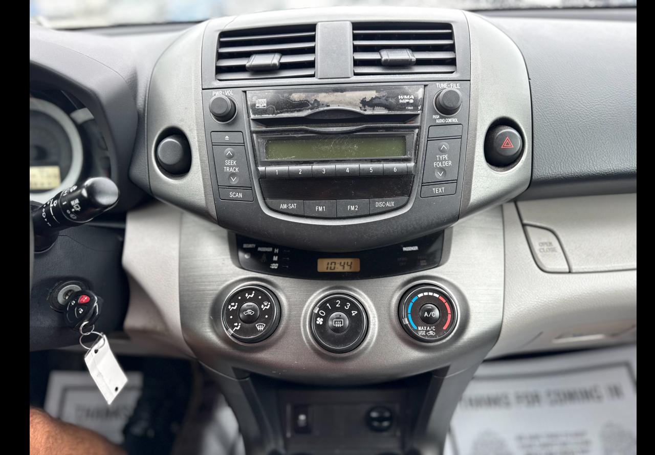 Toyota RAV4  2011