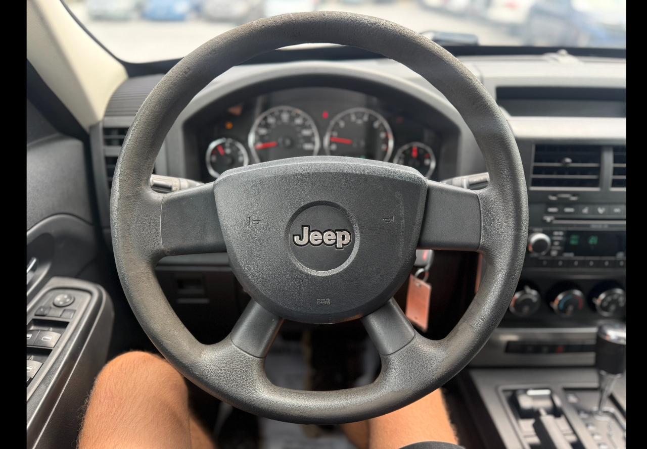 Jeep Liberty Sport 4WD 2009