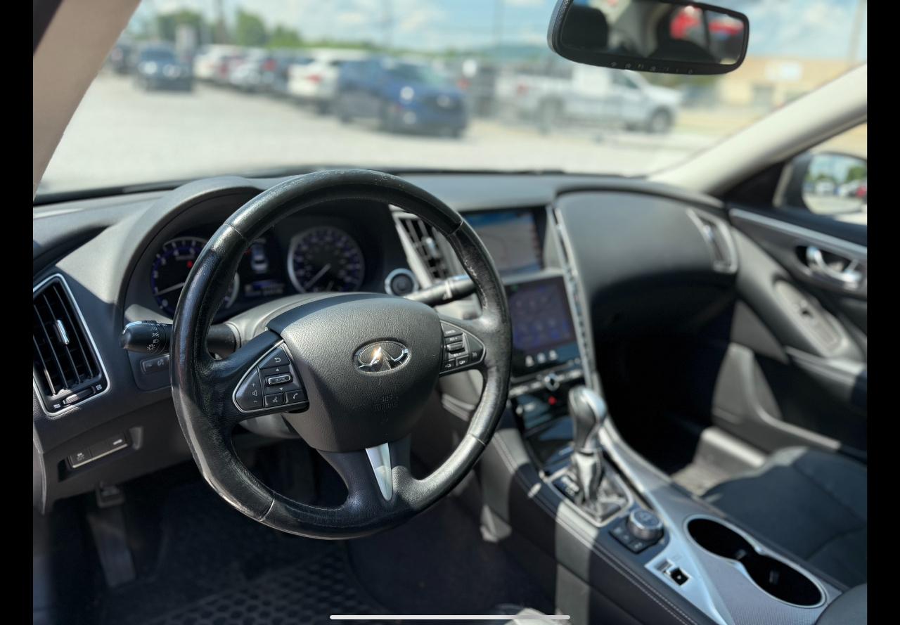 Infiniti Q50  2015