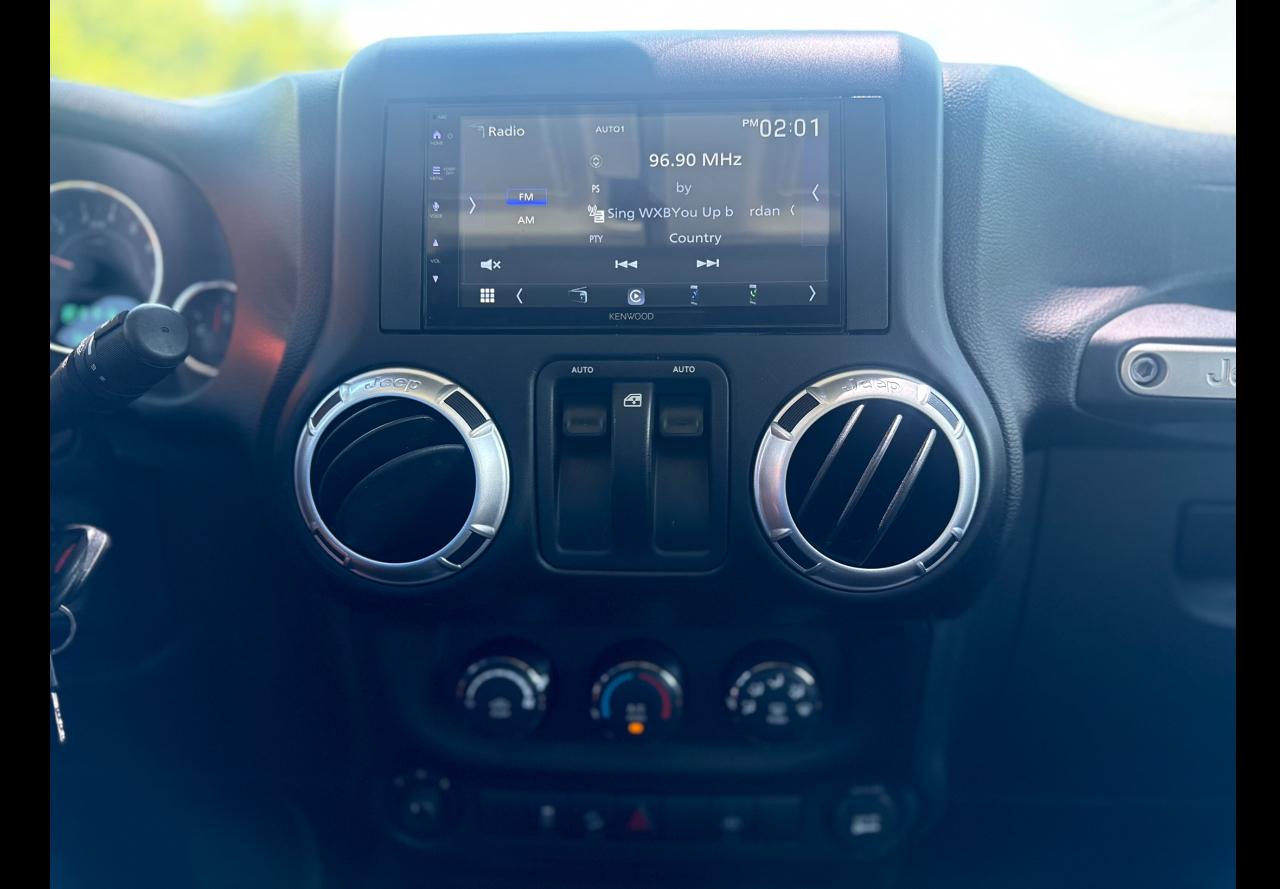 Jeep Wrangler Sahara 4WD 2015