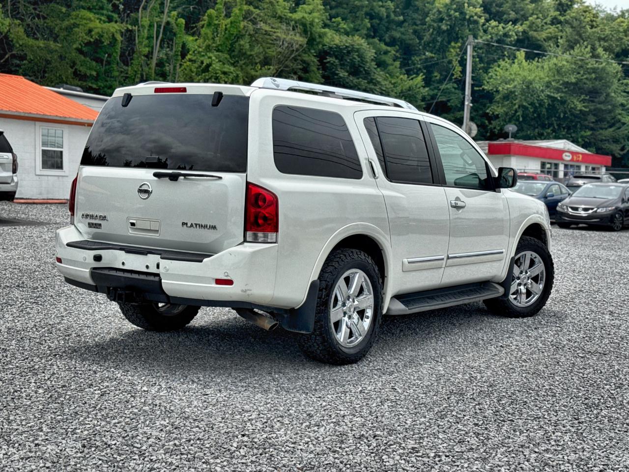 Nissan Armada Platinum 4WD 2014
