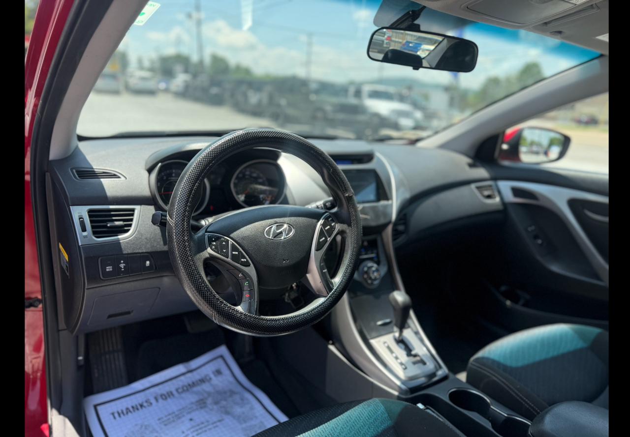 Hyundai Elantra  2013