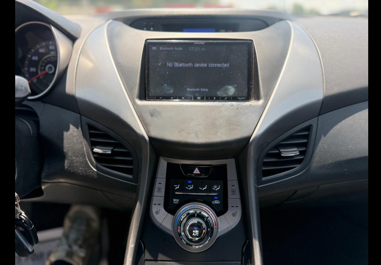 Hyundai Elantra  2013