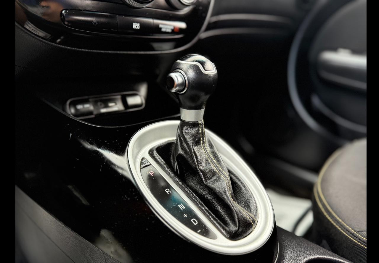 Kia Soul + w/Signature 2.0 Special Edition 2016