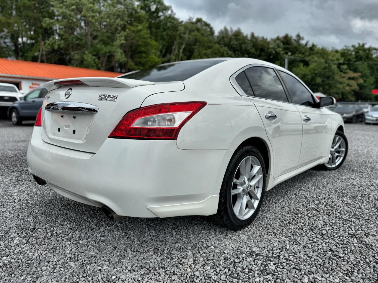 Nissan Maxima SV 2011