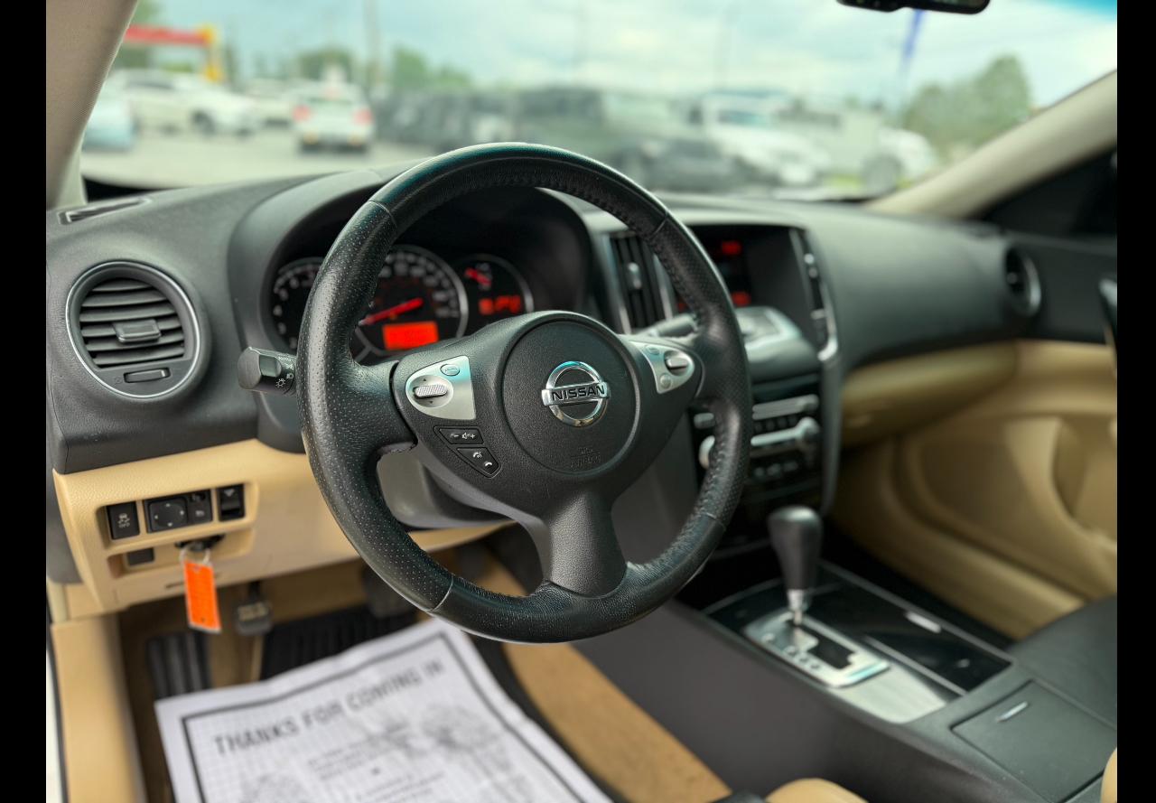 Nissan Maxima SV 2011