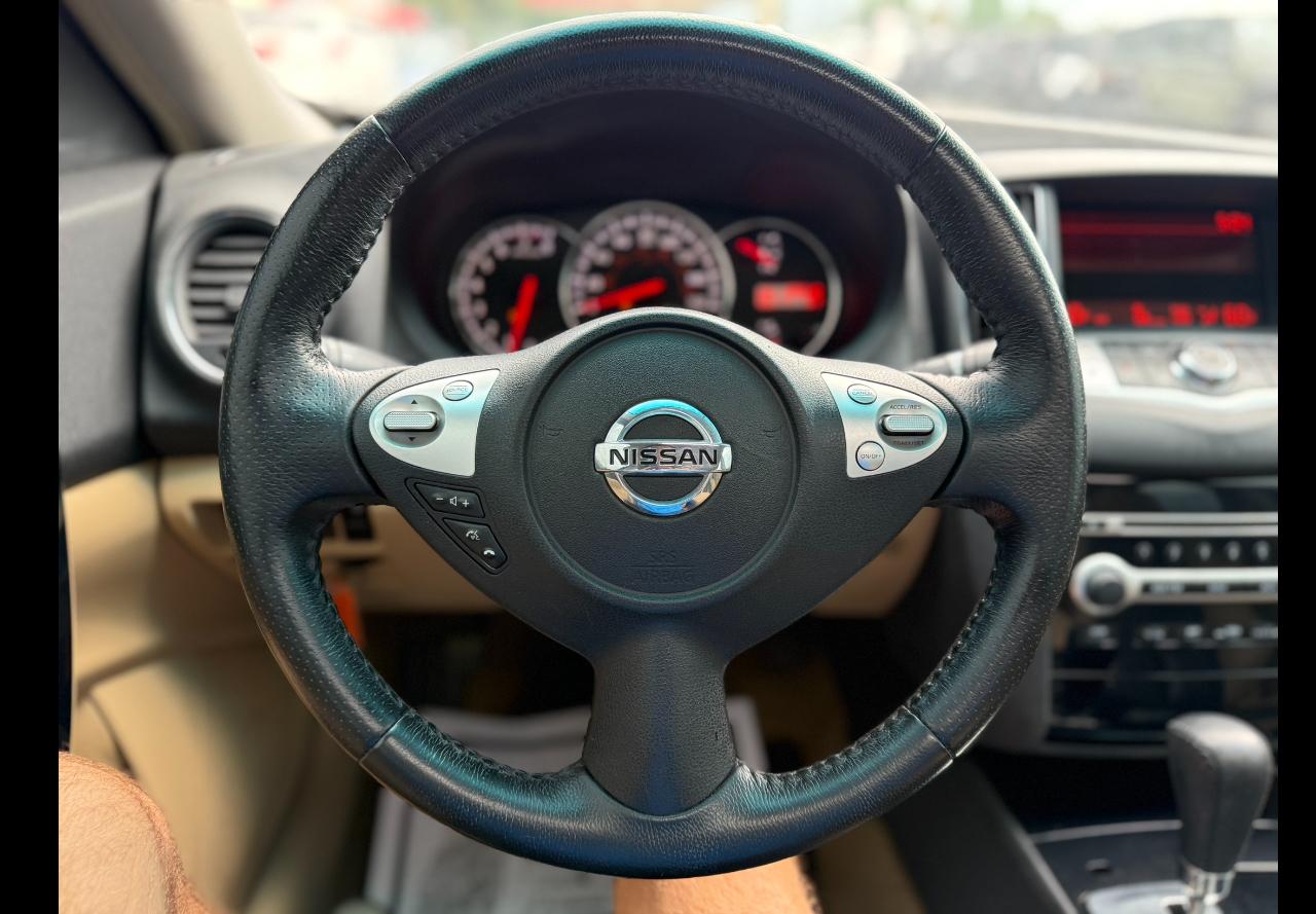 Nissan Maxima SV 2011