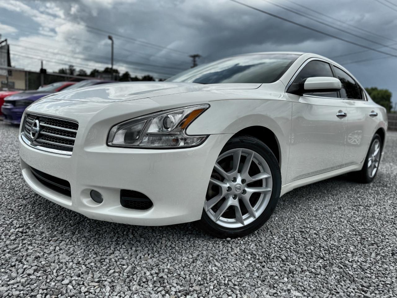 Nissan Maxima SV 2011