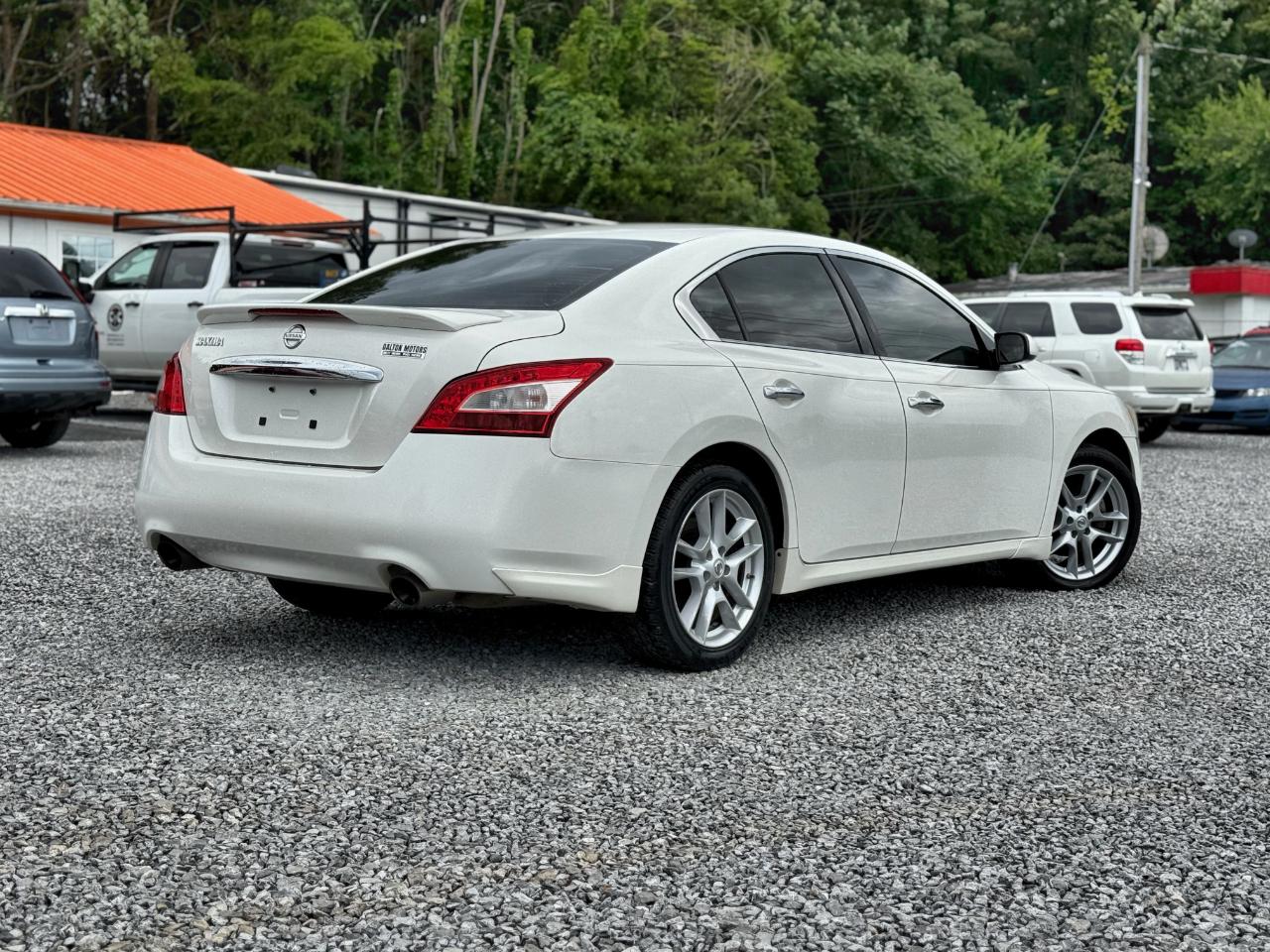 Nissan Maxima SV 2011
