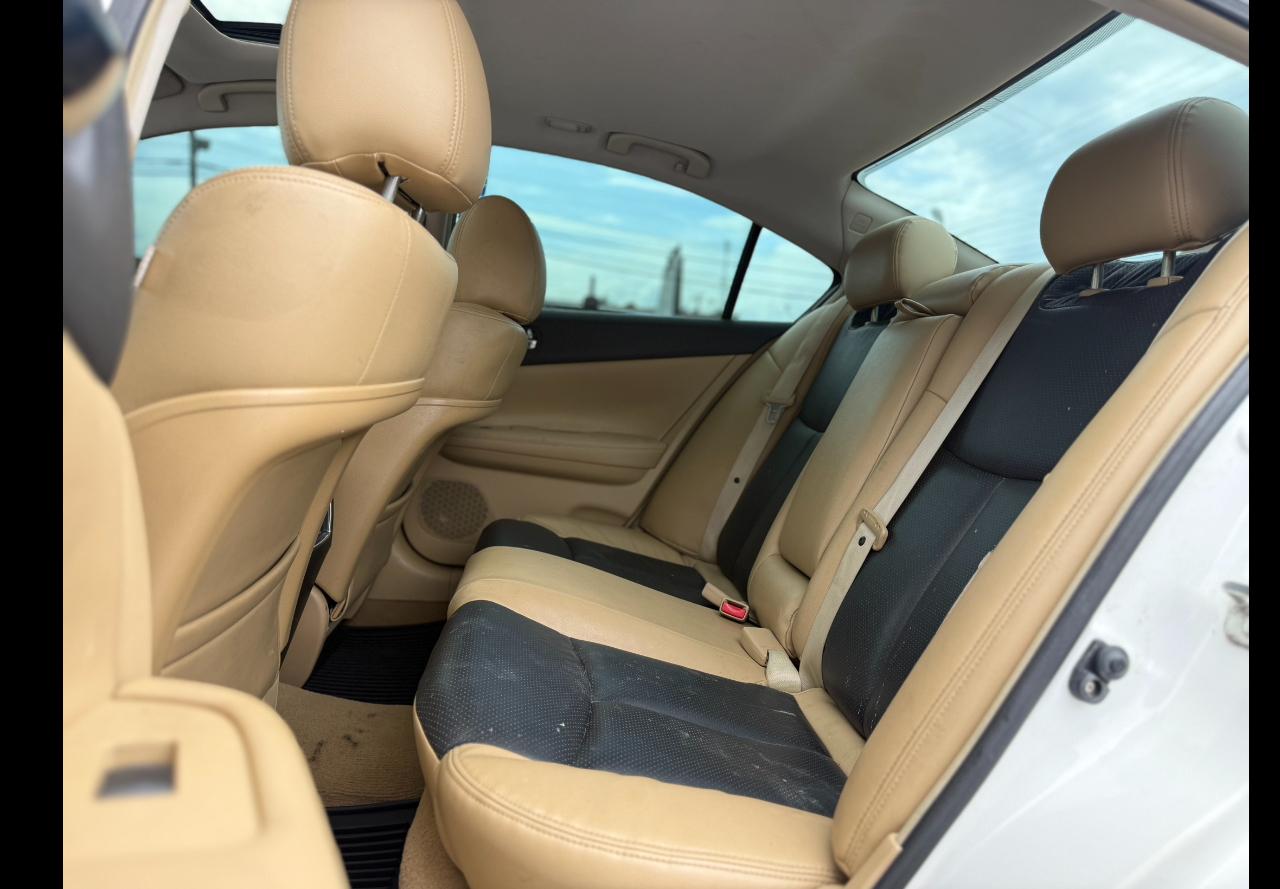 Nissan Maxima SV 2011