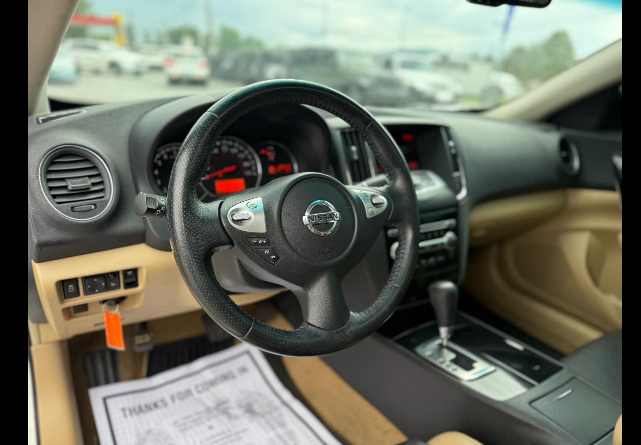 Nissan Maxima SV 2011