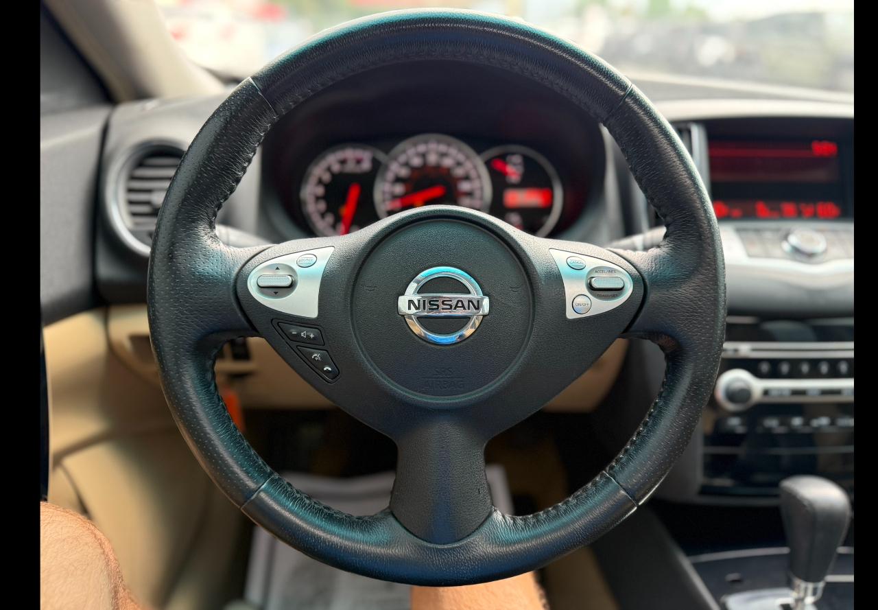 Nissan Maxima SV 2011