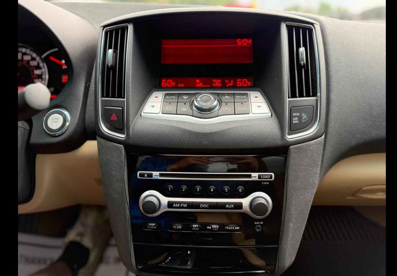 Nissan Maxima SV 2011