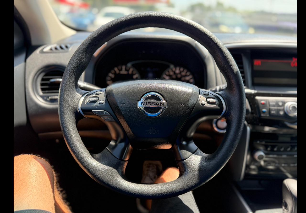 Nissan Pathfinder SV 4WD 2015