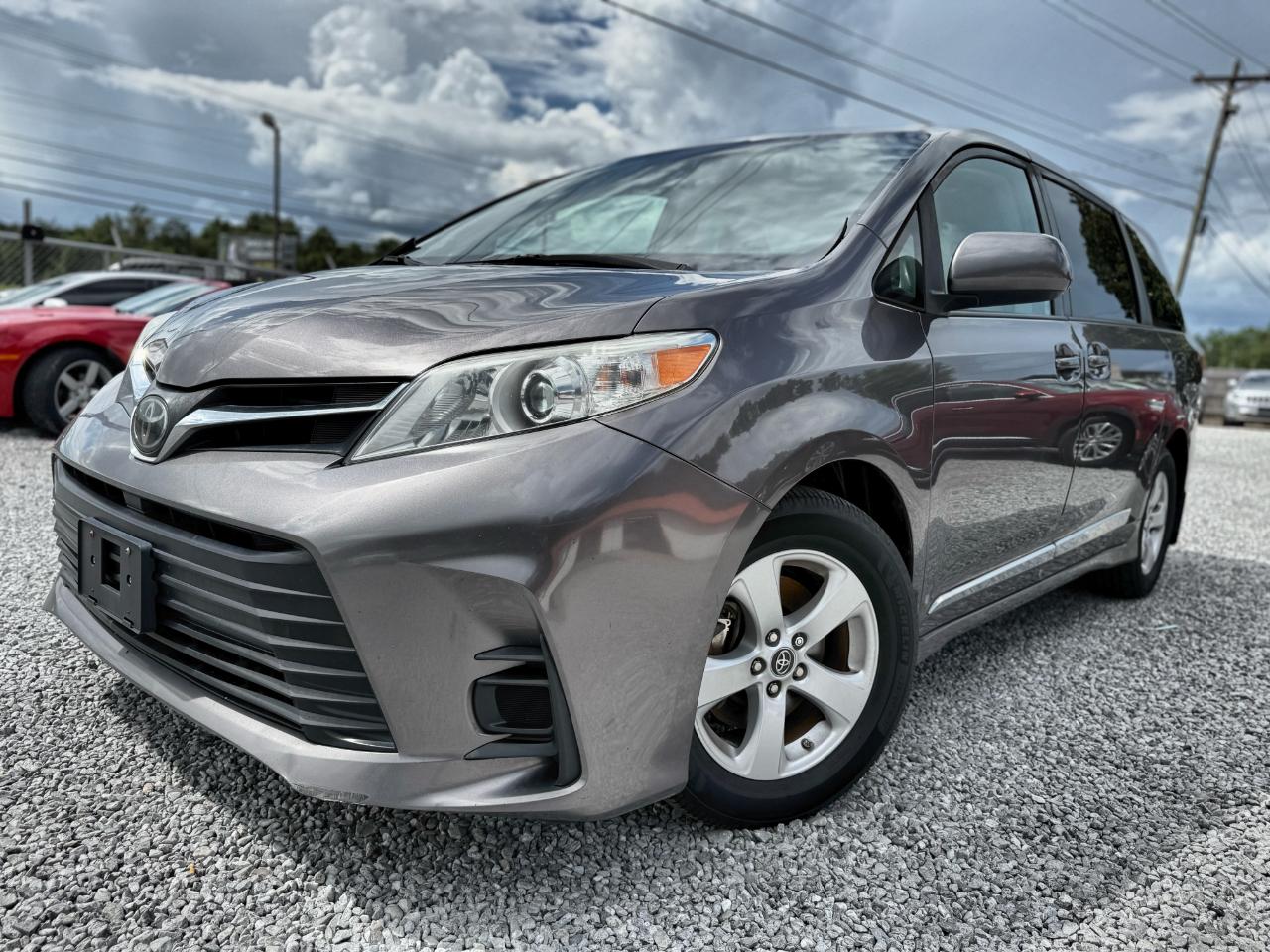 Toyota Sienna LE 8-Passenger 2020