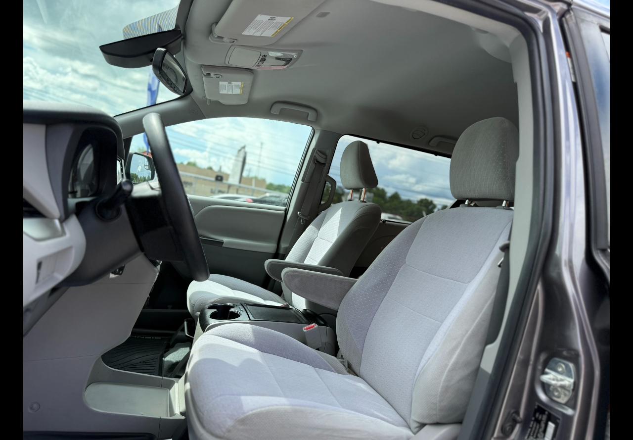Toyota Sienna LE 8-Passenger 2020